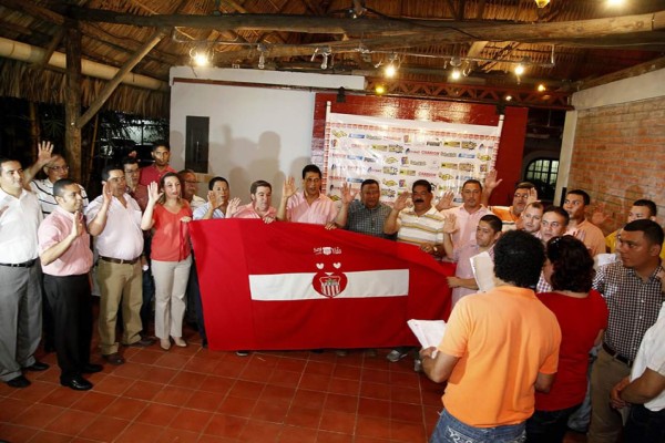 'Primitivo' Maradiaga, presentado como técnico del Vida