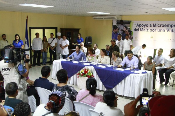 Certifican a unas 200 hondureñas emprendedoras