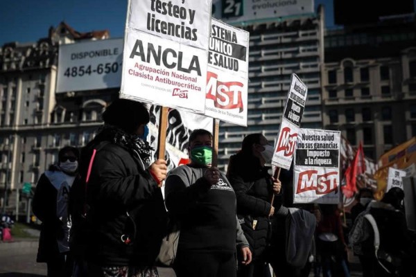 Personal sanitario argentino protesta por la situación en los hospitales