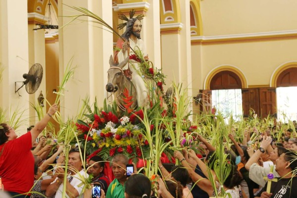 Miles de hondureños recibieron a Jesús en el Domingo de Ramos