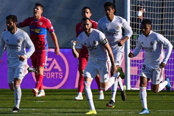 Karim Benzema salvó al Real Madrid de un nuevo tropiezo. Foto AFP