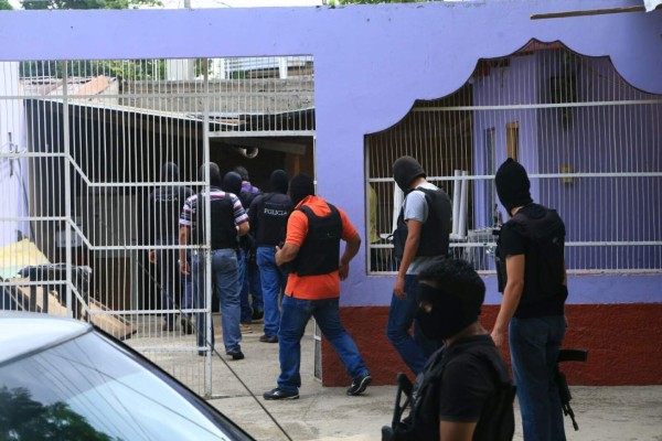 Tres detenidos en allanamientos en la San José Cinco y Chamelecón