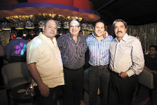 Noche de fiesta en Hibou