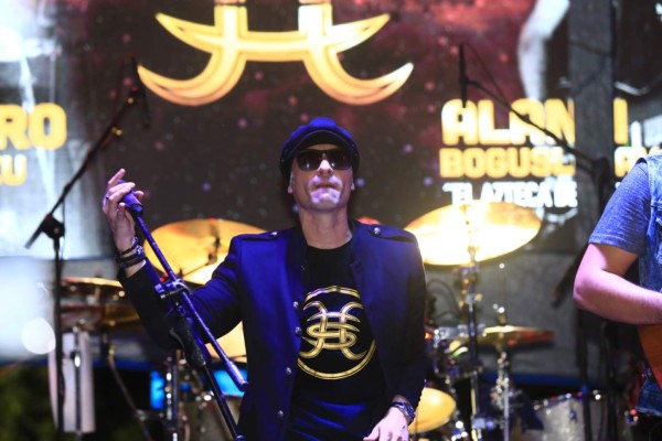 Gravedad Cero: Los amantes de las baladas rock tienen una cita este viernes a partir de las 9:00 pm en Jardines Café. La agrupación Gravedad Cero ofrecerá un tributo especial con los grandes éxitos de la banda mexicana Maná.