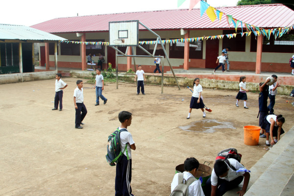 Más de 50 años esperaron por mejoras en escuela de Santa Cruz de Yojoa