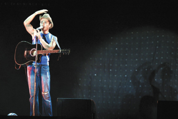 Más de 40 años de cultura, música y noticias