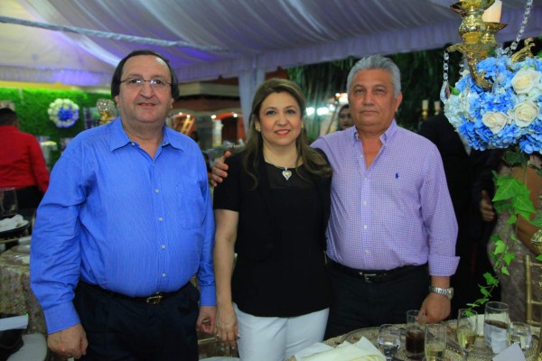 Darío Rápalo con Maritza y Algiris Cálix