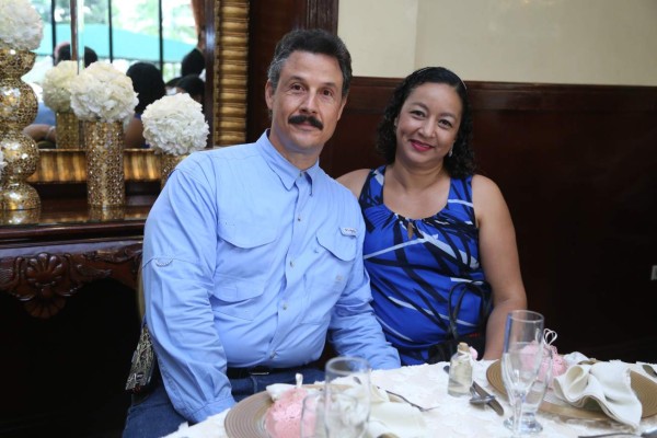 El bautizo de Montserrat Kawas Rápalo