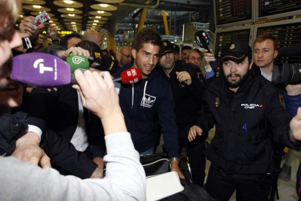 Lucas Silva llegó a Madrid y será presentado este lunes