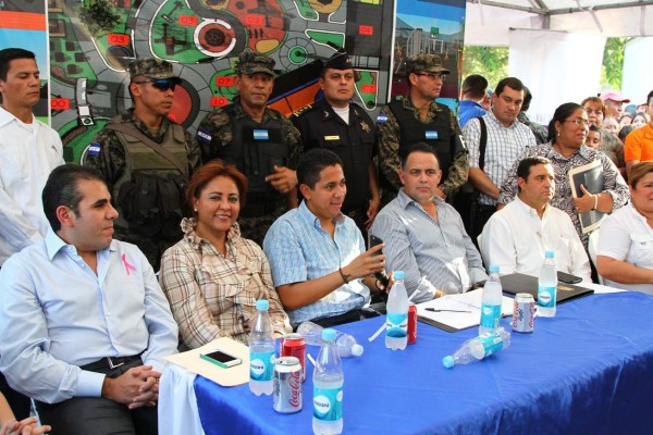 Las autoridades gubernamentales y municipales inauguraron el proyecto.