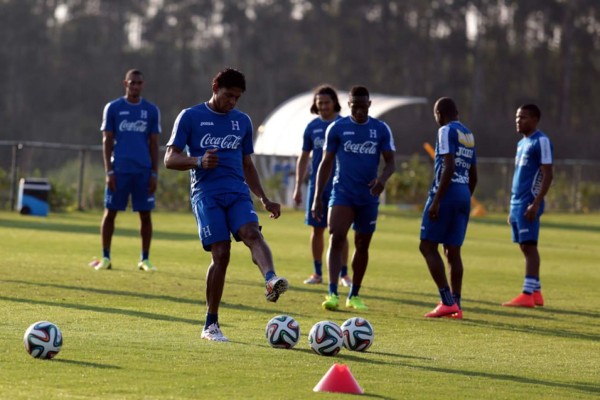 Honduras volvió a los trabajos con la mente en el milagro ante Suiza