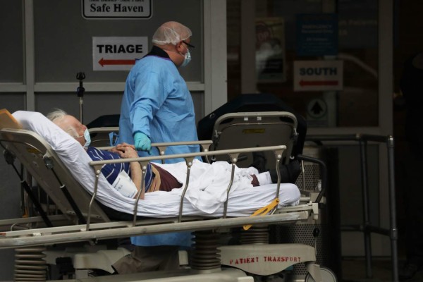 Nueva York hace llamado de emergencia por más personal sanitario tras dispararse muertes por coronavirus
