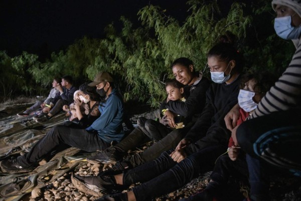 Piden a Biden 'hablar claro' para detener la llegada de menores migrantes