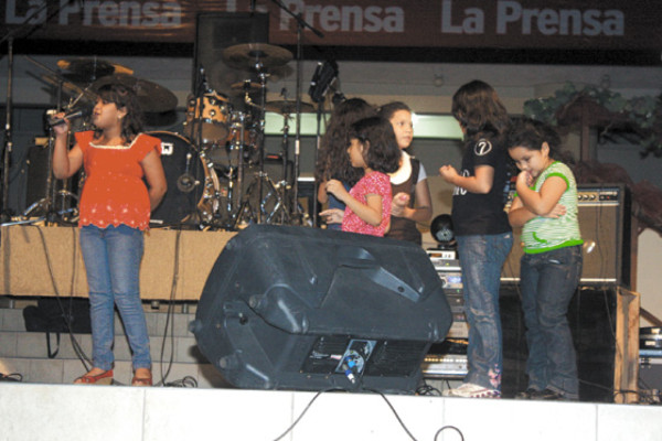 Exaltando a Dios por la paz