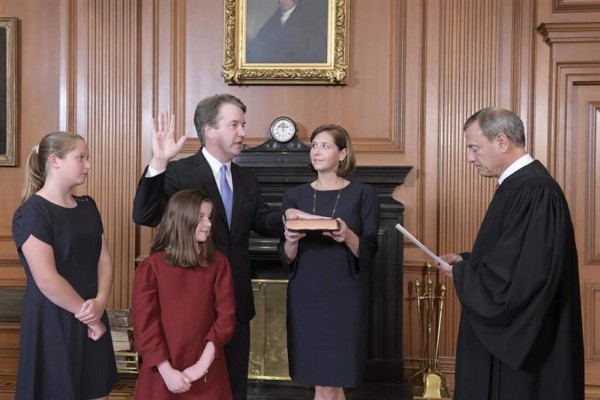Senado de EEUU confirma a Kavanaugh como juez del Tribunal Supremo