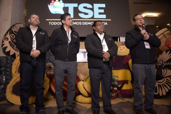 Honduras: Nasralla arriba en primera proyección del TSE