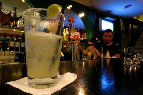 Margaritas sin limón: En EUA sufren la escasez de la fruta