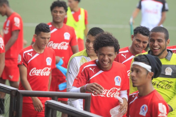 Olimpia esconde sus armas en la primera práctica de la semana