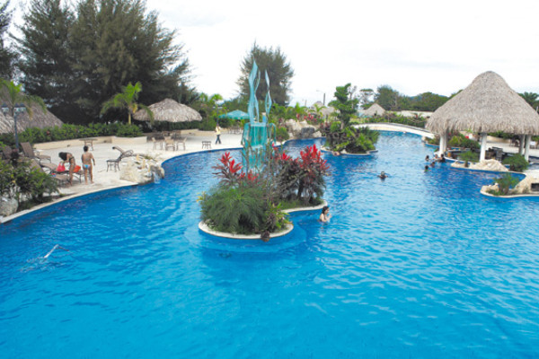 Relájese, en Tela está la diversión