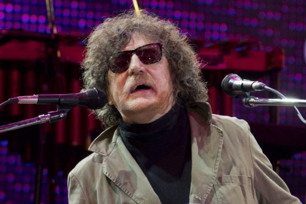 Hospitalizan a Charly García