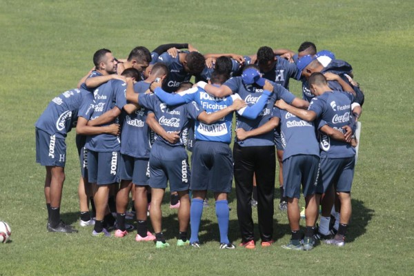 Honduras inicia microciclo con varias ausencias