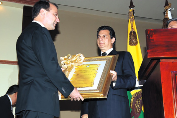 Confiar en Honduras piden en El Forjador 2010