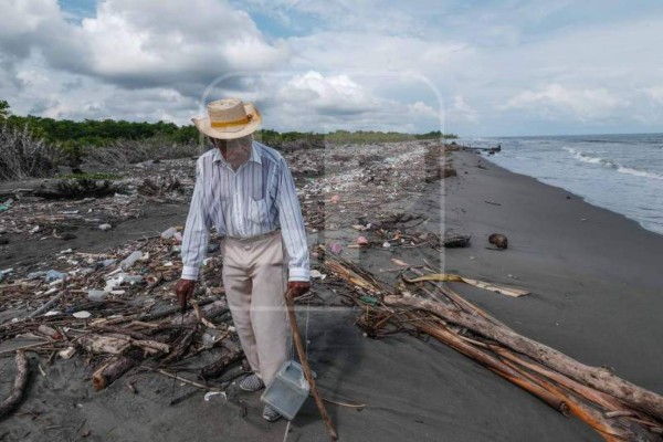 Omoa: la basura también acabó con la pesca