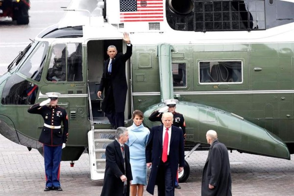 Los Obama dejan Washington en el helicóptero presidencial