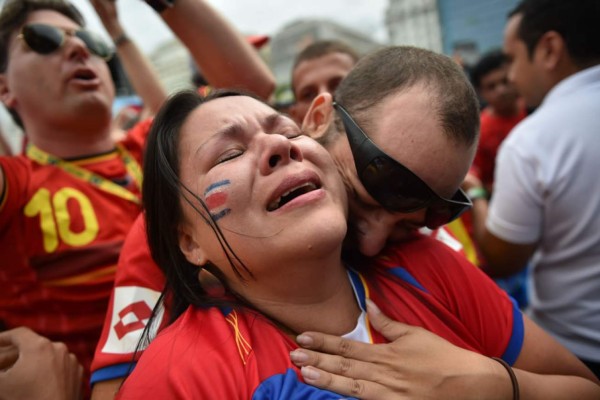 Marea roja de Costa Rica invade San José; Italia llora la pérdida