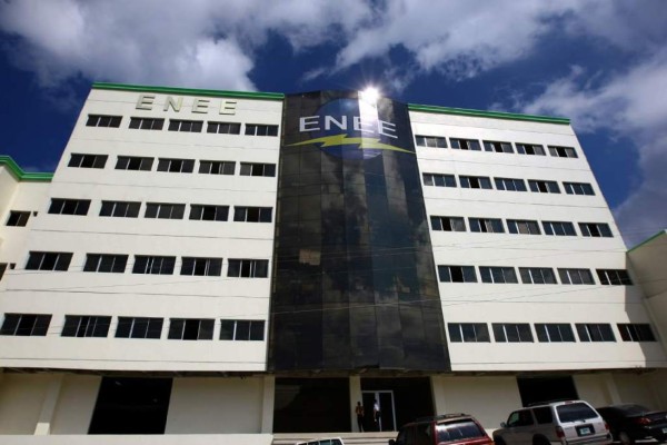 Compra de energía y contrato de EEH consumen ingresos de Enee