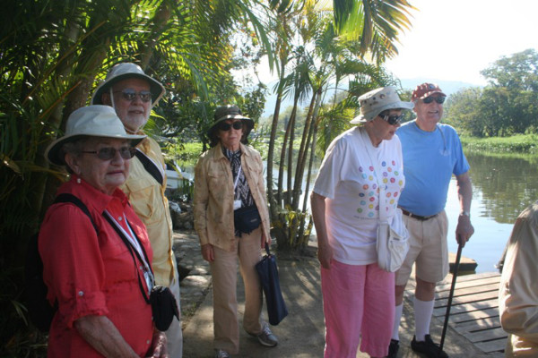 Felicidad en Tela por llegada del primer crucero en 30 años