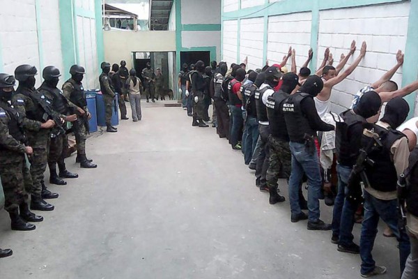Unos cuatro heridos deja amotinamiento en penal de Juticalpa