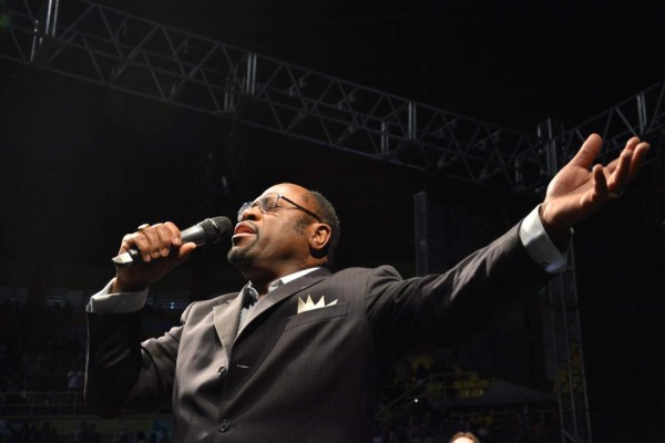 Myles Munroe, el pastor que murió cumpliendo su propósito de predicar el evangelio