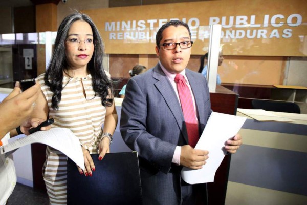 Denuncian a cinco magistrados de la Sala de lo Constitucional