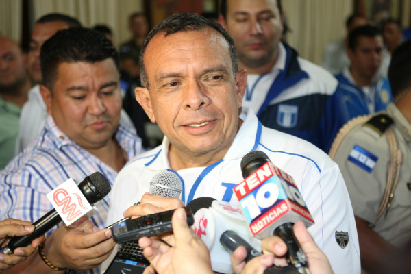 Médicos hondureños suspenden paro de labores