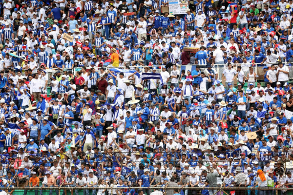 La afición hondureña nunca le falla a la Bicolor