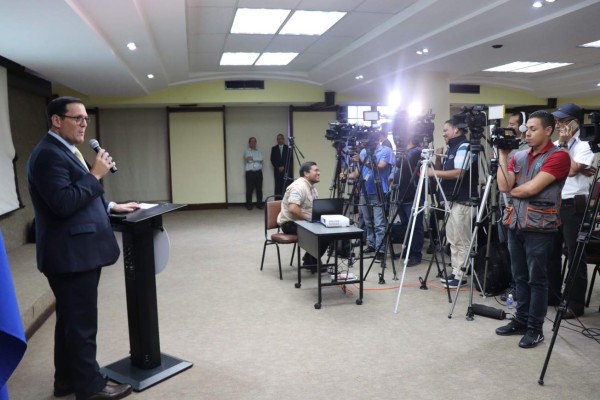 Canciller hondureño solicita evaluar funcionamiento de la Maccih