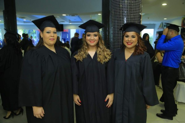 Unitec celebra su primera graduación del año