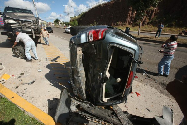 Cuatro heridos deja accidente vehicular en Tegucigalpa
