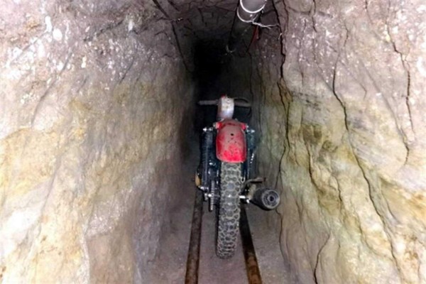 Primeras imágenes del túnel por el que escapó el 'Chapo'