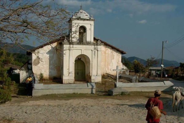 Tres siglos tenía la iglesia que se quemó en Gualcinse, Lempira