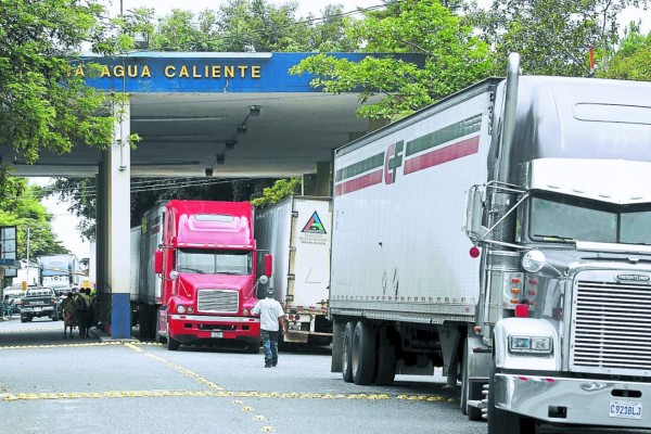 Aplazan la unión aduanera con Guatemala