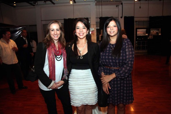 Embajada de Francia y Perú se unen en galería