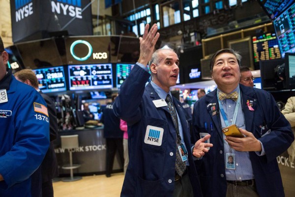 China, caída en materias primas y pique en petróleo, riesgos de 2016