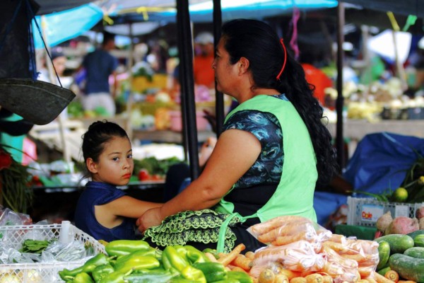 Más de 700,000 madres solteras sostienen el 33% de los hogares hondureños