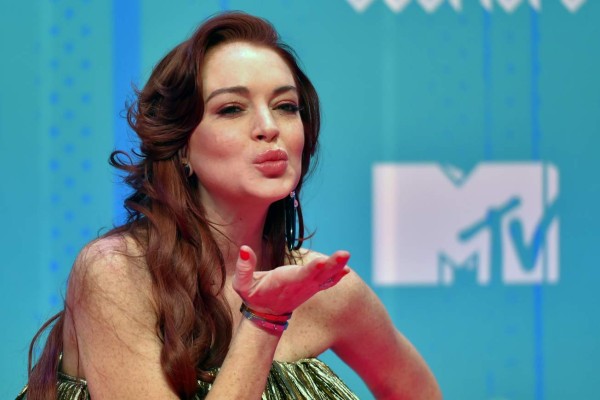 Lindsay Lohan criticada por parecer de 60 años; expertos opinan