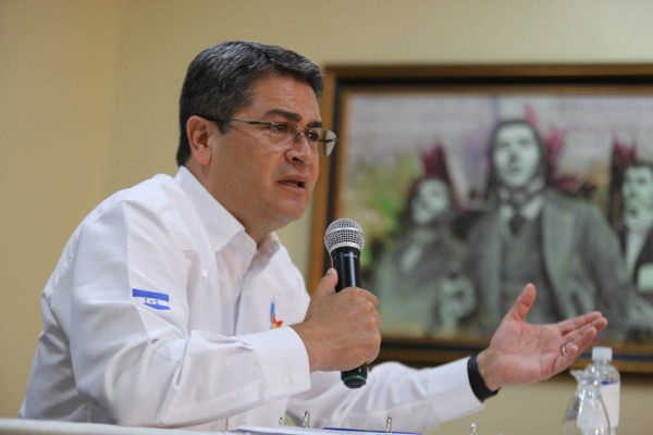 Consulados en USA están prestos para atender a hondureños víctimas de huracanes