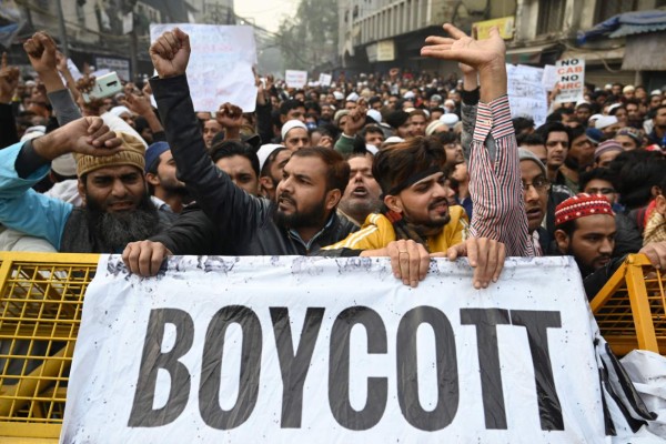 India: Al menos 21 muertos tras diez días de protestas contra ley de ciudadanía