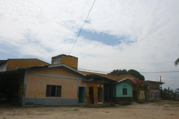 Juan Orlando demanda celeridad a telefónicas en bloqueo de llamadas en cárceles