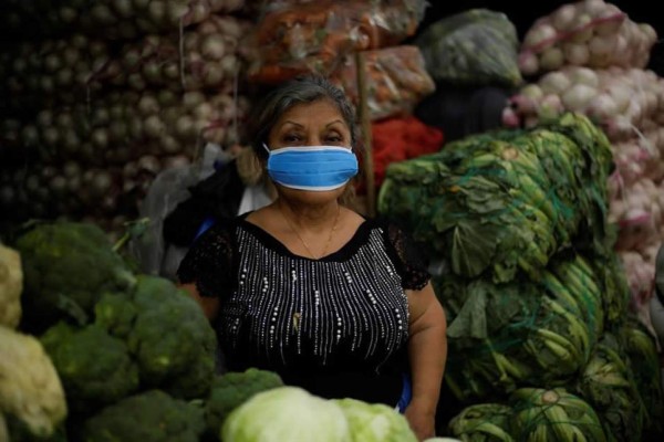 El Salvador pide no abarrotar supermercados y llama a la calma ante COVID-19